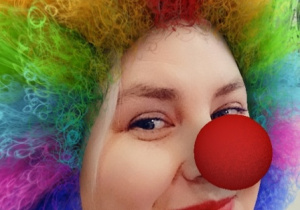 Zdjęcie pani Małgosi pedagog przebranej za klauna.