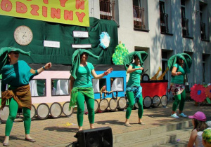 Tańczące Zielone Słonie.