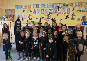 Andrzejki - zdjęcie grupowe.